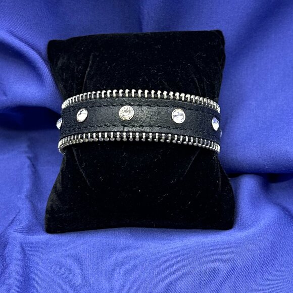 Punk/Goth Genuine Leather Black Zipper Bracelet Crystal Studs. - Picture 1 of 13